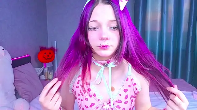 KittieHeart online show from November 6, 2025, 1:56 pm