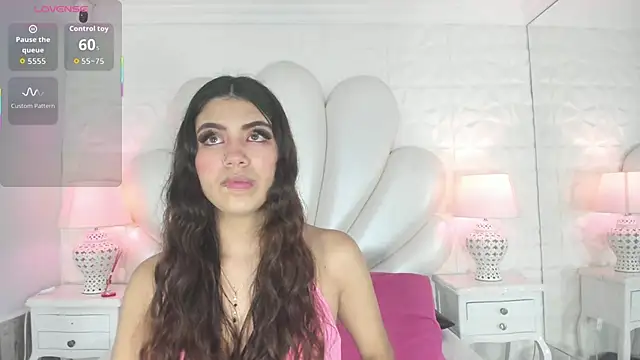 AntonellaPowell online show from November 10, 2025, 7:57 pm