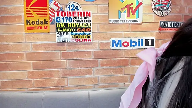 foxy sharlotte online show from January 5, 2026, 6:22 pm