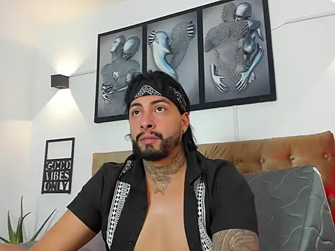 christopher palmerjs online show from November 18, 2025, 2:06 am