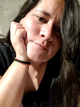 Clara Arg online show from December 2, 2025, 1:55 am