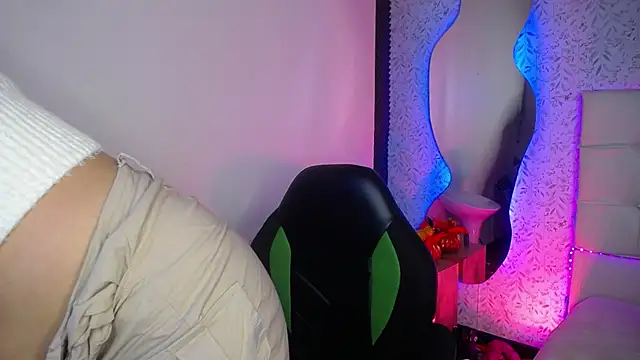 Catleya x online show from November 4, 2025, 9:58 pm