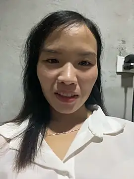 Yunzang online show from November 18, 2025, 1:11 am