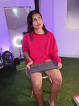 YeseniaRodriguez3 online show from October 29, 2025, 12:02 am