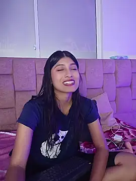 YeseniaRodriguez3 online show from June 8, 2026, 12:49 pm