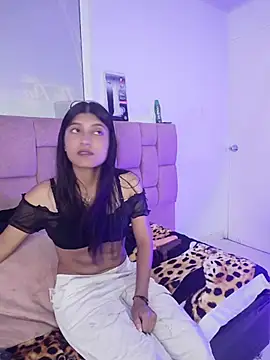 YeseniaRodriguez3 online show from June 10, 2026, 12:59 pm