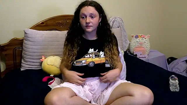 sugasunny04 online show from April 11, 2026, 6:07 am