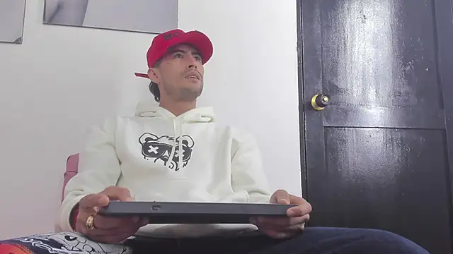 Snapshot of harold_777 chatting on November 6, 2025, 8:32 pm harold 777 online show from November 6, 2025, 8:32 pm