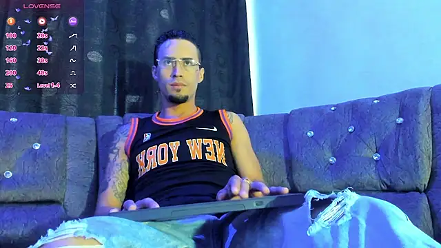 Snapshot of harold_777 chatting on November 23, 2025, 10:42 pm harold 777 online show from November 23, 2025, 10:42 pm