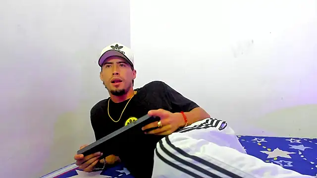 Snapshot of harold_777 chatting on December 3, 2025, 12:40 am harold 777 online show from December 3, 2025, 12:40 am