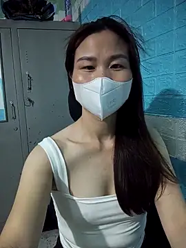 Donatella28 online show from May 13, 2026, 2:47 pm