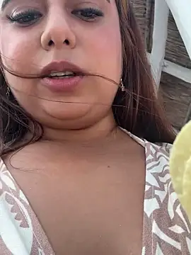 RileyFlame online show from December 16, 2025, 2:33 pm