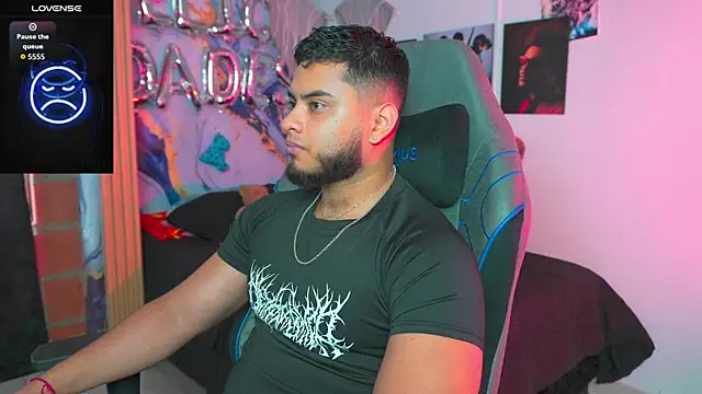 Tiler wolker online show from April 9, 2026, 7:08 pm