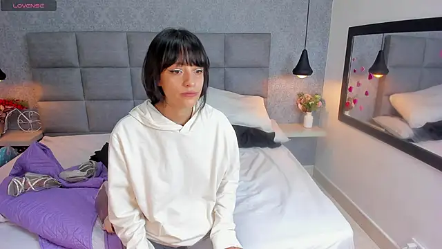 Luna Bella3 online show from February 18, 2026, 11:17 am