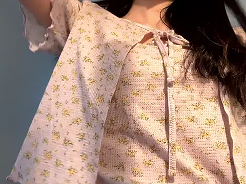 Snapshot of miku_pipipi chatting on November 8, 2025, 7:30 am miku pipipi online show from November 8, 2025, 7:30 am