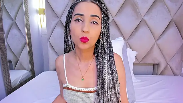 violett rabbit  online show from December 4, 2025, 8:17 pm