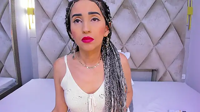 violett rabbit  online show from January 17, 2026, 12:32 pm