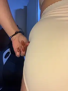 Im Saraaaa online show from February 11, 2026, 3:55 am