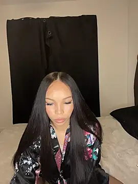 Snapshot of nikkiloveee chatting on November 6, 2025, 12:00 am nikkiloveee online show from November 6, 2025, 12:00 am