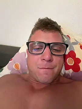 PolishBoy1995 online show from May 29, 2026, 8:18 pm