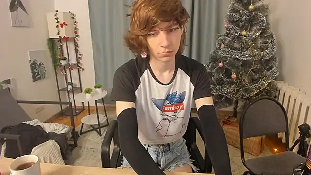 AvenGlow online show from December 23, 2025, 3:48 am