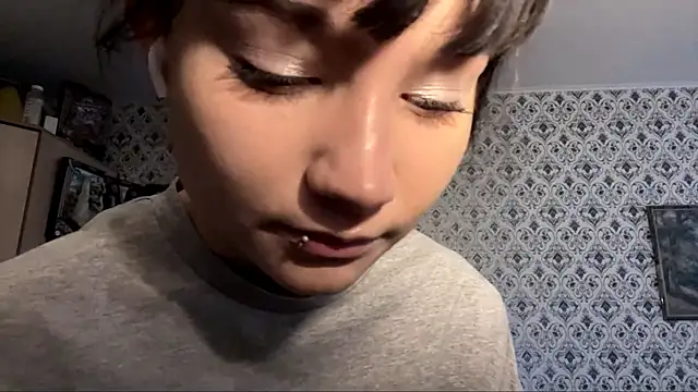 SofiaDreams09 online show from November 12, 2025, 6:14 am