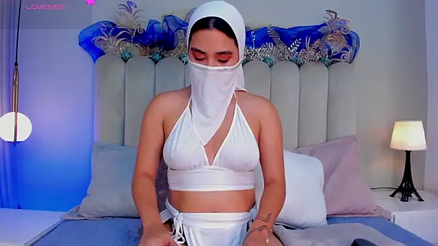 Melanie hillz online show from November 30, 2025, 4:44 pm