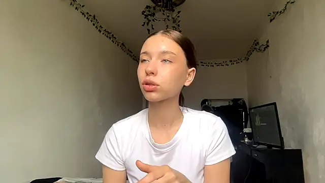 LilithFlamey online show from November 5, 2025, 7:08 am