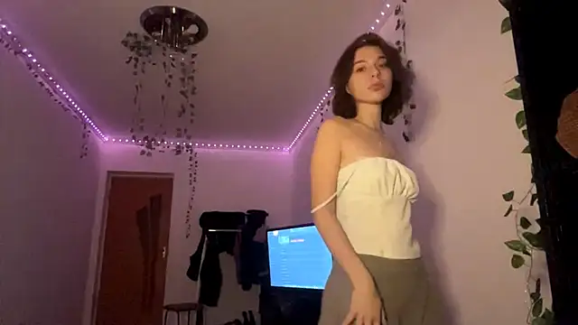 LilithFlamey online show from November 16, 2025, 4:23 pm