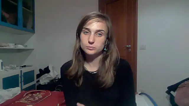 SinnEmily online show from April 12, 2026, 4:56 pm