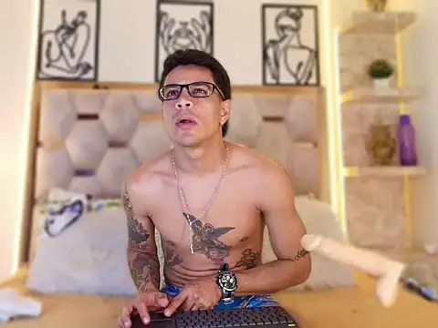 Snapshot of Andrew_Haalls chatting on November 18, 2025, 8:46 pm Andrew Haalls online show from November 18, 2025, 8:46 pm