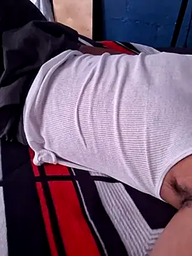 sanz957 online show from December 14, 2025, 11:42 pm