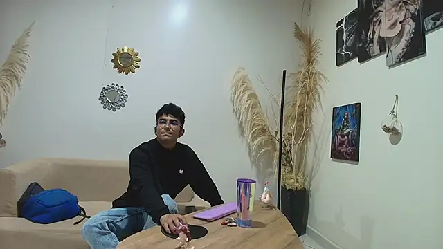 Snapshot of SexyAndresito22 chatting on November 5, 2025, 5:29 am SexyAndresito22 online show from November 5, 2025, 5:29 am