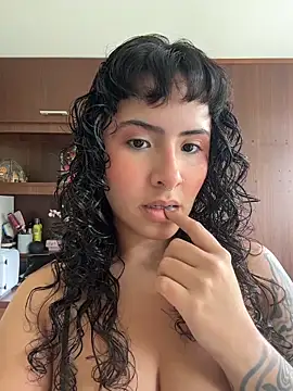 SugarTroubl33 online show from April 6, 2026, 1:56 pm