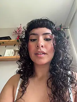 SugarTroubl33 online show from June 10, 2026, 2:16 pm