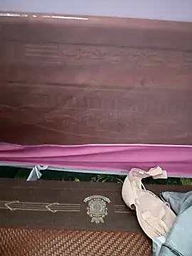 Kieuxinhgai online show from November 9, 2025, 1:42 pm