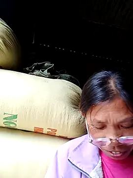 bella-la online show from October 31, 2025, 6:25 am