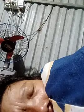 bella-la online show from November 28, 2025, 9:50 pm