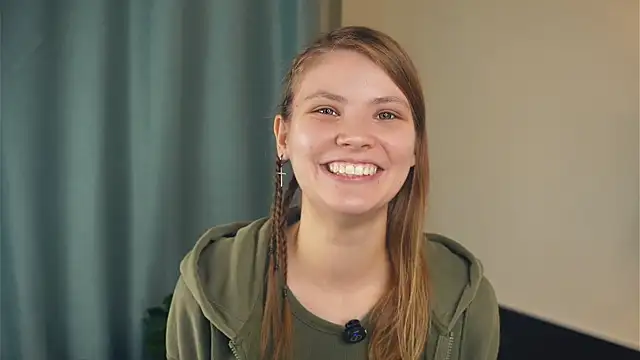 Snapshot of YoshieGradney chatting on October 28, 2025, 8:18 am YoshieGradney online show from October 28, 2025, 8:18 am