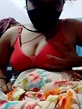 hot couple 000 online show from October 27, 2025, 3:16 pm