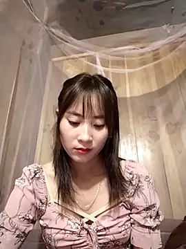 Em xinh01 online show from November 4, 2025, 2:27 pm