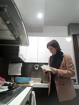 Piediniecollant online show from February 4, 2026, 11:49 am