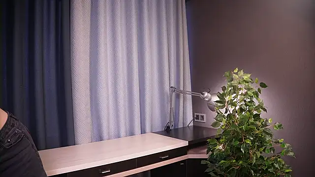 Snapshot of JulienneHauptman chatting on November 4, 2025, 9:41 am JulienneHauptman online show from November 4, 2025, 9:41 am