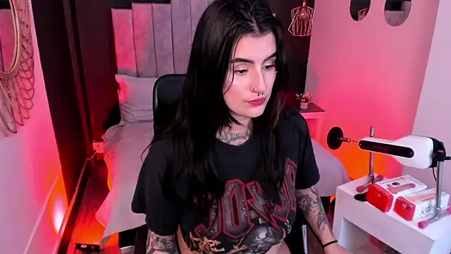 mia jagger online show from March 7, 2026, 9:01 pm