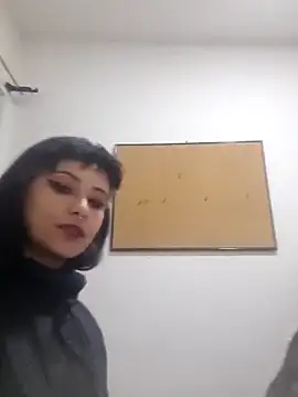 Sandyofi online show from November 4, 2025, 11:15 pm