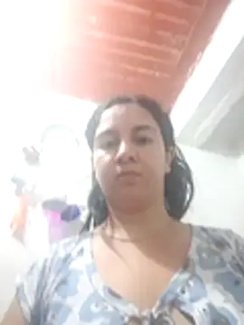 Snapshot of Camila-Valverde chatting on February 5, 2026, 2:33 pm Camila-Valverde online show from February 5, 2026, 2:33 pm