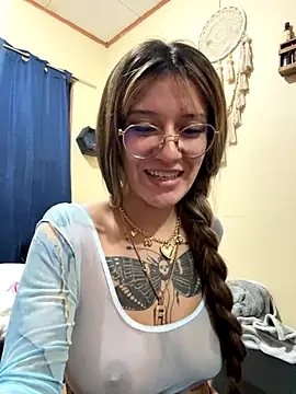 xsuusy online show from October 27, 2025, 11:52 pm