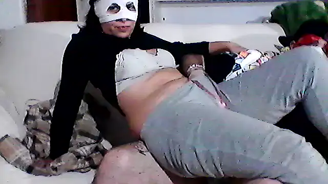 Snapshot of hekate_couple chatting on October 28, 2025, 1:42 am hekate couple online show from October 28, 2025, 1:42 am