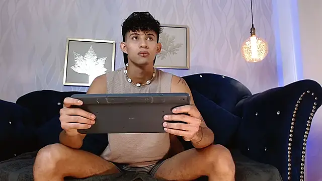 KamiSuarez online show from November 5, 2025, 6:19 pm