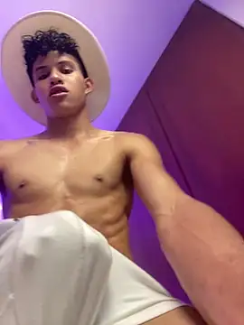 KamiSuarez online show from February 27, 2026, 9:26 pm